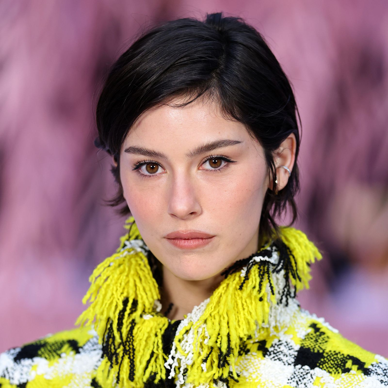 Voilà! Gracie Abrams Has A New, French Girl-Coded Pixie Crop